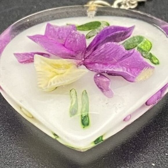 Vintage Violet Flower Lot China Creamer God is Love Pressed Necklace Cottagecore - Picture 9 of 15